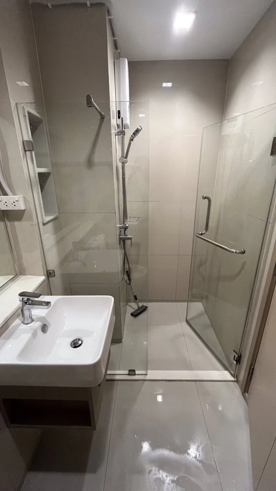 ให้เช่า Life Sathorn-Sierra ห้องน่าอยู่ เครื่องใช้ไฟฟ้าครบครัน มองเห็นวิวสวยจากชั้นสูง จองเลยตอนนี้