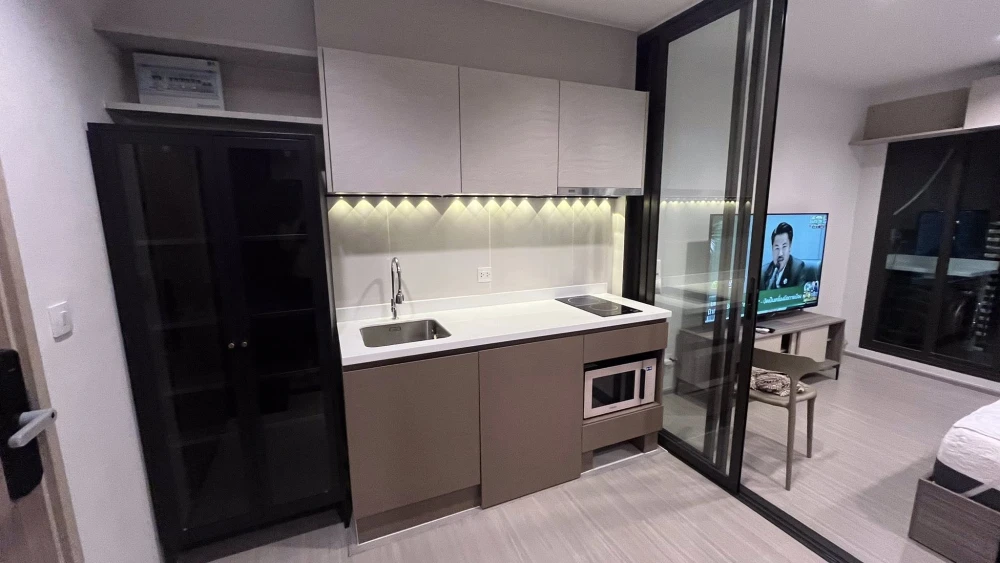 ให้เช่า Life Sathorn-Sierra ห้องน่าอยู่ เครื่องใช้ไฟฟ้าครบครัน มองเห็นวิวสวยจากชั้นสูง จองเลยตอนนี้