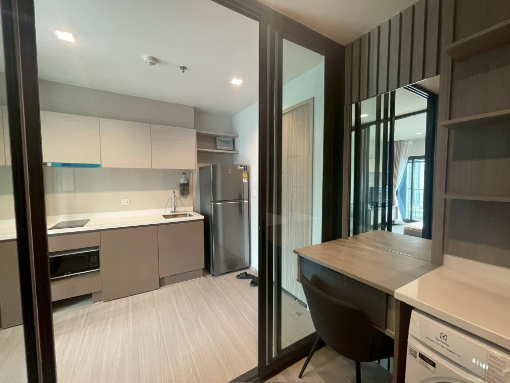 ให้เช่า Life Sathorn-Sierra 1 ห้องนอน 1 ห้องน้ำ ทำเลดี มองเห็นวิวสระว่ายน้ำ วิวสวย ไม่บล็อค ห้ามพลาด