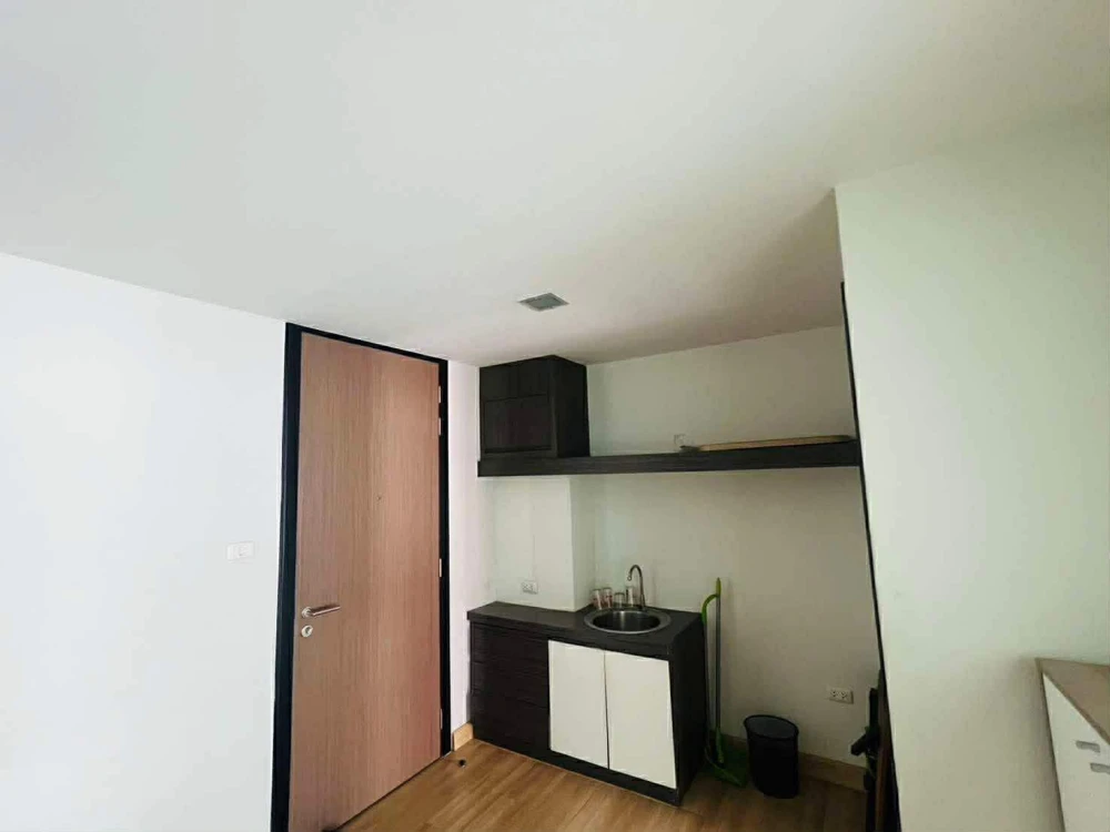 ให้เช่า Living Avenue Bangsaen ห้องน่าอยู่ ชั้น 8 มาพร้อมเฟอร์นิเจอร์ครบครัน หิ้วกระเป๋าเข้าอยู่ได้เลยจ้า