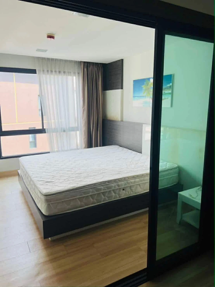 ให้เช่า Living Avenue Bangsaen ห้องน่าอยู่ ชั้น 8 มาพร้อมเฟอร์นิเจอร์ครบครัน หิ้วกระเป๋าเข้าอยู่ได้เลยจ้า