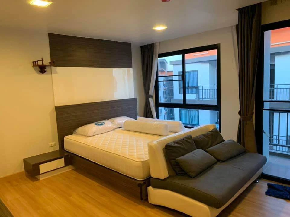 ให้เช่า Living Avenue Bangsaen ห้องใกล้ลิฟท์ มาพร้อมสิ่งอำนวยความสะดวกครบครัน หิ้วกระเป่าเข้าอยู่ได้เลยจ้า