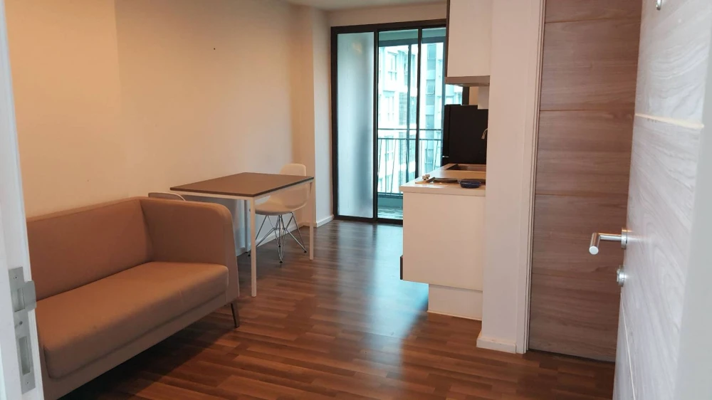 ให้เช่า Living Nest  รามคำแหง ห้องน่าอยู่ วิ่งอำนวยความสะดวกครบครัน เฟอร์ครบ รีบจองกันไวๆๆนะจ๊ะ