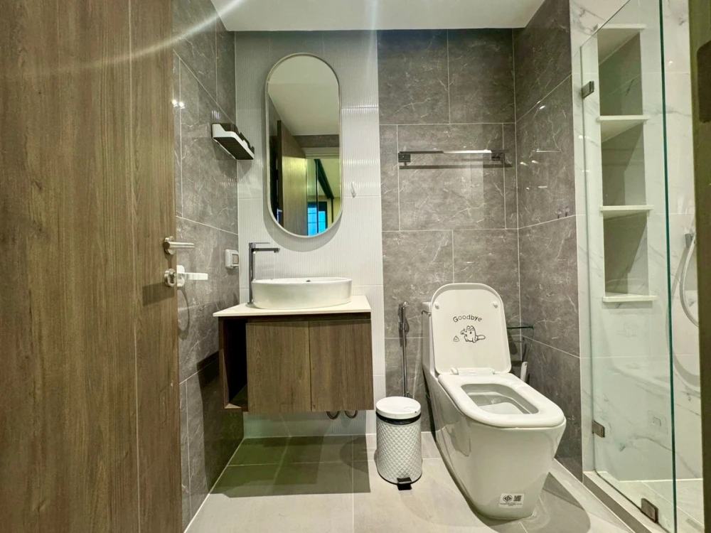 ให้เช่า LLOYD Soonvijai-Thonglor ชั้น 3 ห้องแต่งครบ หิ้วกระเป๋าเข้าอยู่ได้เลย จองด่วนๆ