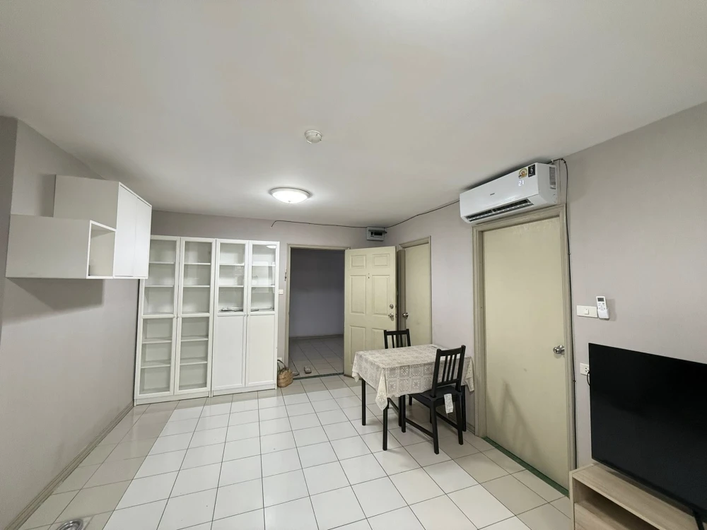 ให้เช่า Lumpini Center Sukhumvit 77 ห้องกว้างพื้นที่ใช้สอยเยอะ มาพร้อมเฟอร์ครบครัน หิ้วกระเป๋าเข้าอยู่ได้เลยจ้า