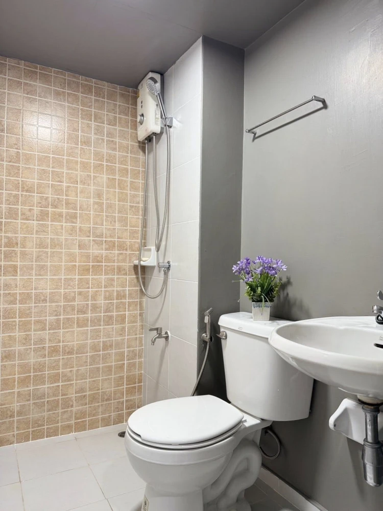ให้เช่า Lumpini Codotown Chonburi - Sukhumvit ชั้น 4 ห้องแต่งครบ น่าอยู่ จองเลย ด่วนๆ