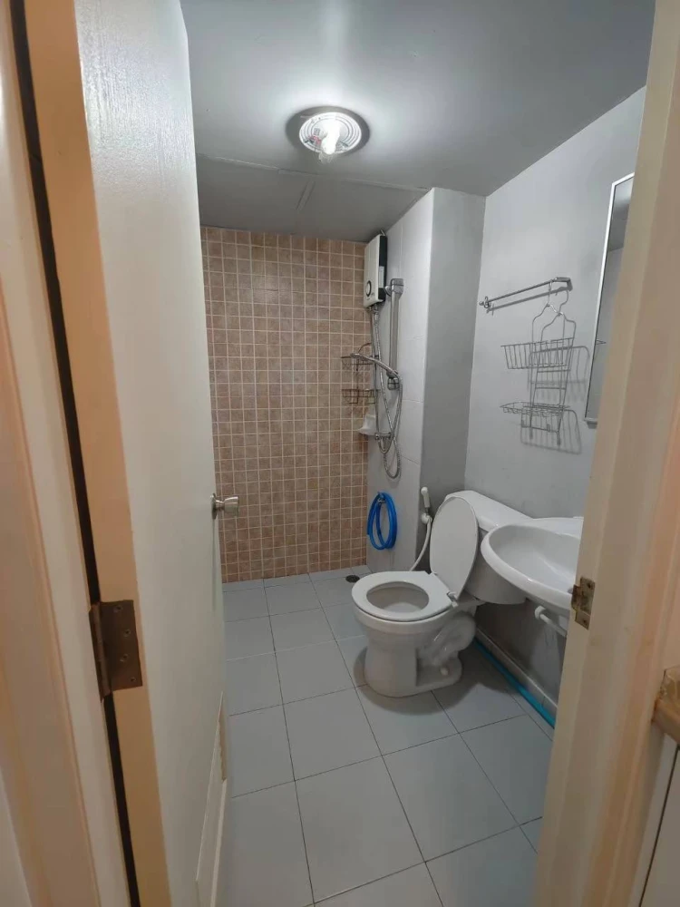 ให้เช่า Lumpini Codotown Chonburi - Sukhumvit ห้องน่าอยู่ ชั้น 6 ใกล้บันไดหนีไฟ เฟอร์ครบครัน จองเลย