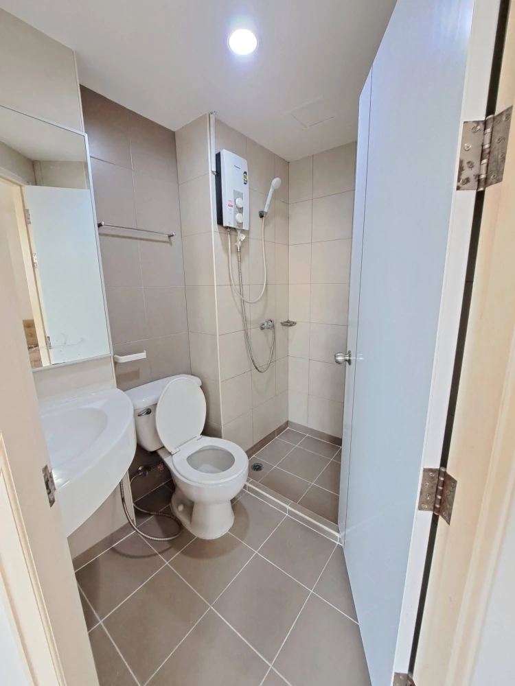 ให้เช่า Lumpini Condo Town Ramintra - Nawamin ห้องสะอาด น่าอยู่มากๆ พร้อมเฟอร์ฯครบๆ มาแต่ตัวเข้าอยู่ได้เลย