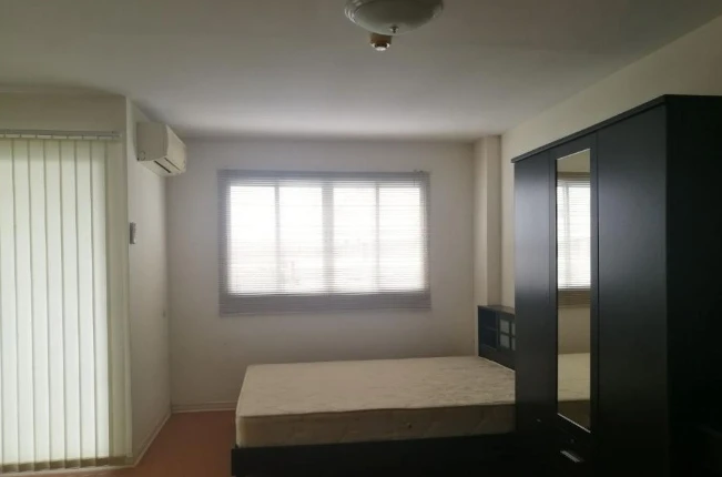 ให้เช่า Lumpini Condo Town Rattanathibet ชั้น 4 ห้องแต่งครบ น่าอยู่ จองเลย ด่วนๆ