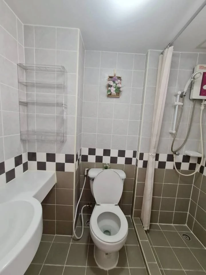 ให้เช่า Lumpini Condo Town Rattanathibet ห้องชั้น 5 มาพร้อมเฟอร์นิเจอร์ครบครัน หิ้วกระเป๋าเข้าอยู่ได้เลยจ้า