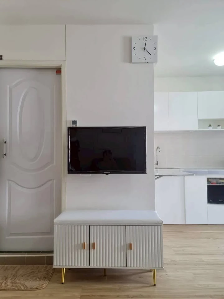 ให้เช่า Lumpini Condo Town Rattanathibet ห้องชั้น 5 มาพร้อมเฟอร์นิเจอร์ครบครัน หิ้วกระเป๋าเข้าอยู่ได้เลยจ้า