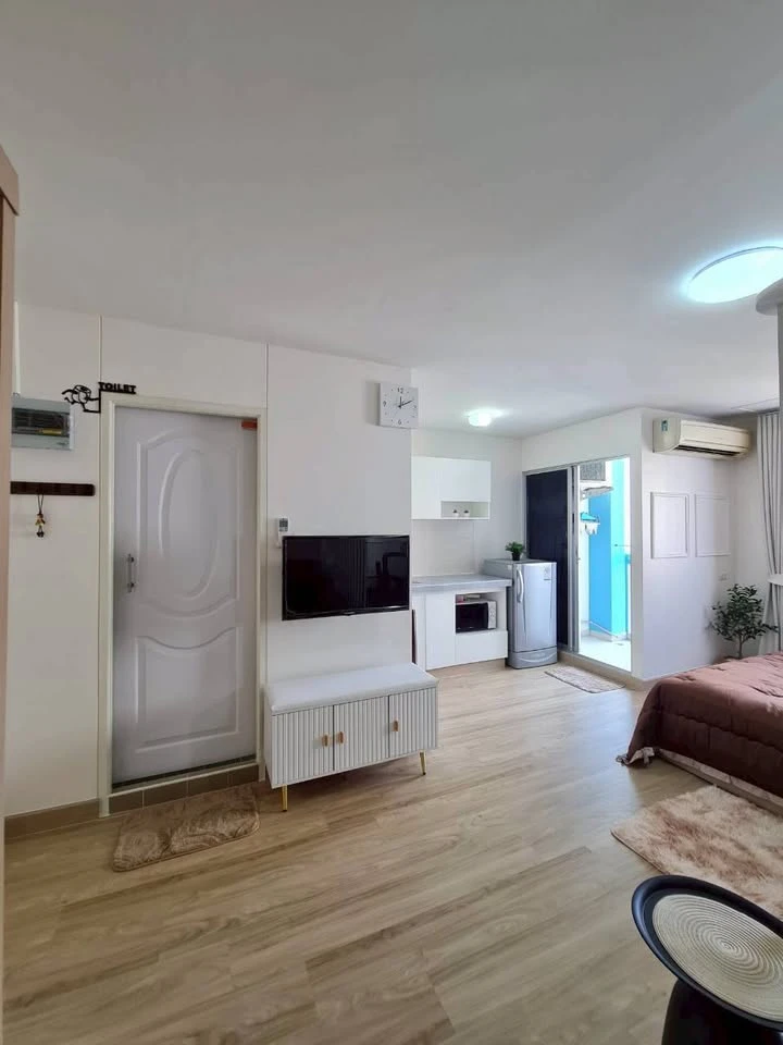 ให้เช่า Lumpini Condo Town Rattanathibet ห้องชั้น 5 มาพร้อมเฟอร์นิเจอร์ครบครัน หิ้วกระเป๋าเข้าอยู่ได้เลยจ้า