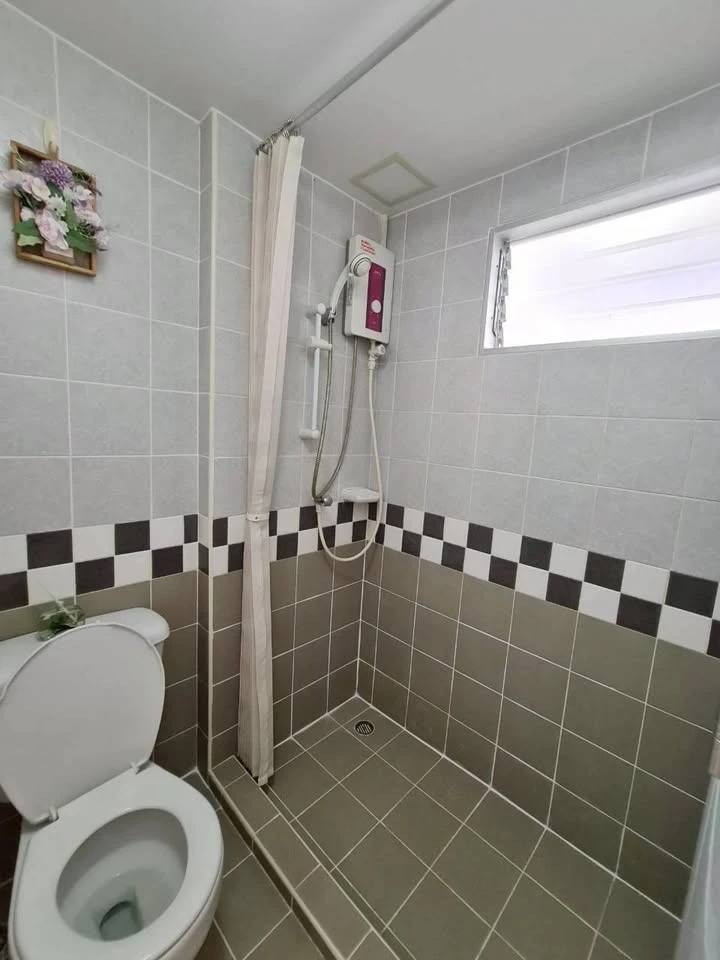 ให้เช่า Lumpini Condo Town Rattanathibet ห้องชั้น 5 มาพร้อมเฟอร์นิเจอร์ครบครัน หิ้วกระเป๋าเข้าอยู่ได้เลยจ้า