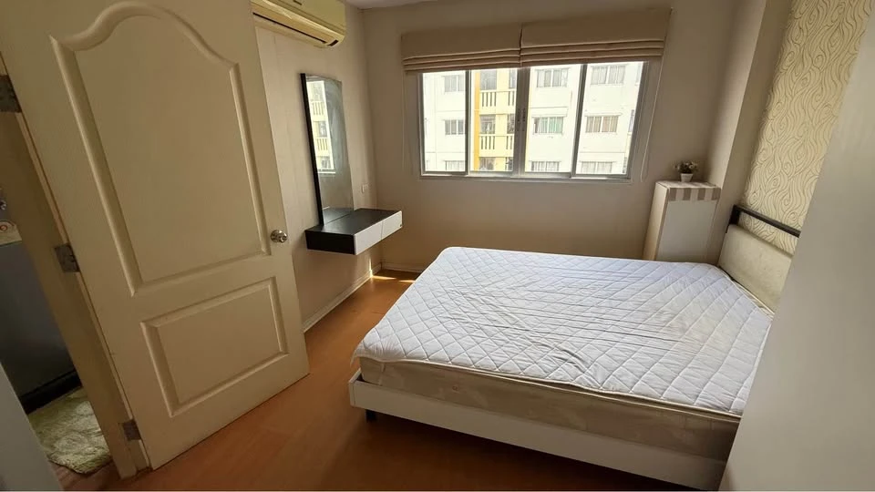 ให้เช่า Lumpini Condo Town Rattanathibet 1 ห้องนอน 1 ห้องน้ำ มาพร้อมเฟอร์นิเจอร์ครบครัน ติดวอลเปเปอร์อย่างดี จองเลย