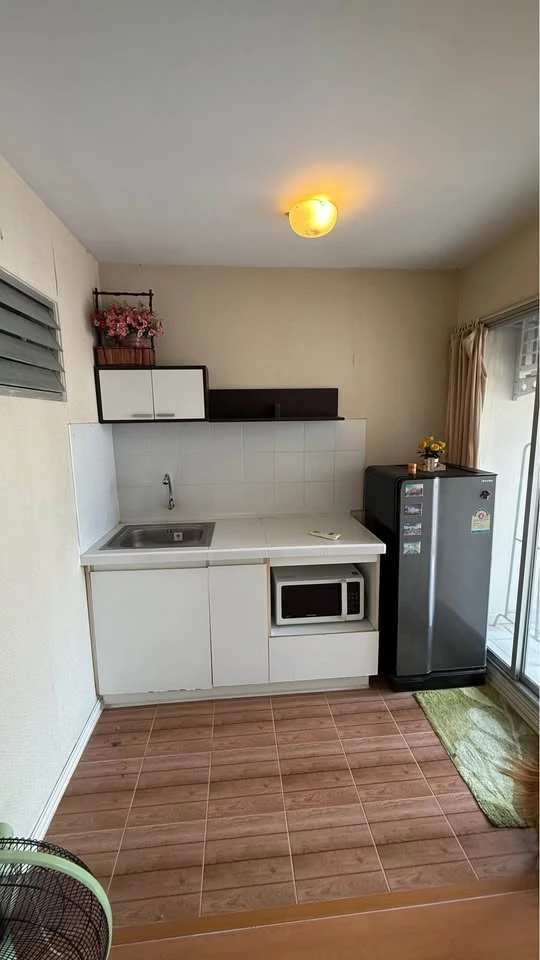 ให้เช่า Lumpini Condo Town Rattanathibet 1 ห้องนอน 1 ห้องน้ำ มาพร้อมเฟอร์นิเจอร์ครบครัน ติดวอลเปเปอร์อย่างดี จองเลย