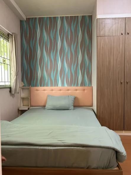For rent: Lumpini Condotown Chonburi - Sukhumvit, 1st floor unit, high-quality wallpaper, fully furnished. Book now!