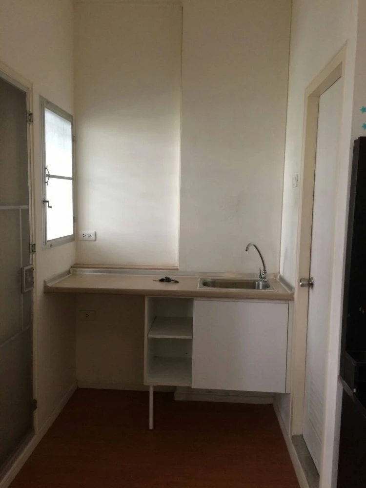 ให้เช่า Lumpini Condotown Chonburi - Sukhumvit ห้องชั้น 1 มาพร้อมเฟอร์นิเจอร์ครบครัน หิ้วกระเป๋าเข้าอยู่ได้เลยจ้า