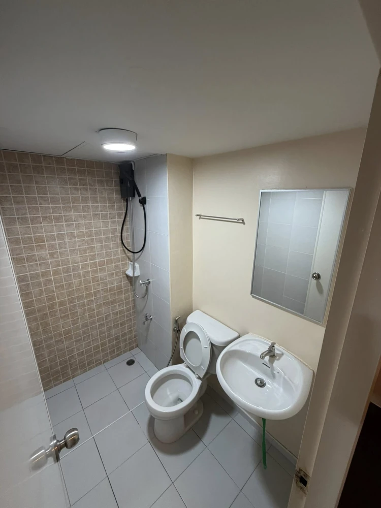 ให้เช่า Lumpini Condotown Chonburi - Sukhumvit ห้องน่าอยู่ ชั้น 1 มาพร้อมเฟอร์นิเจอร์ครบครัน รีบจองเลยตอนนี้