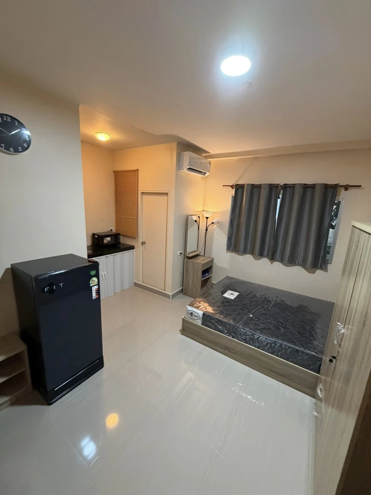 ให้เช่า Lumpini Condotown Chonburi - Sukhumvit ห้องน่าอยู่ ชั้น 1 มาพร้อมเฟอร์นิเจอร์ครบครัน รีบจองเลยตอนนี้