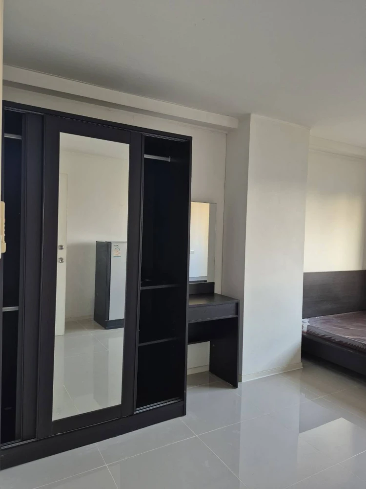 ให้เช่า Lumpini Condotown Chonburi - Sukhumvit ห้องมุมให้ความเป็นส่วนตัว เห็นวิวภูเขาสวย รีบจองเลย