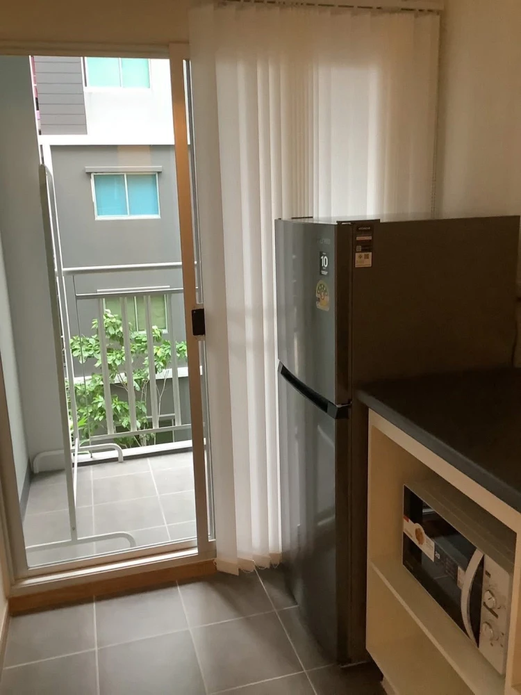 ให้เช่า Lumpini Condotown Ekachai 48 ห้องกว้างพื้นที่ใช้สอยเยอะ เฟอร์นิเจอร์ครบครัน หิ้วกระเป๋าเข้าอยู่ได้เลยจ้า