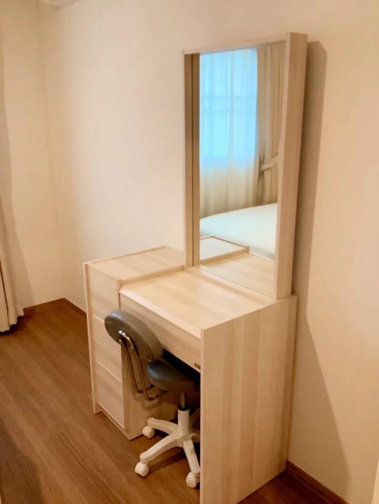 ให้เช่า Lumpini Condotown Ekachai 48 ห้องกว้างพื้นที่ใช้สอยเยอะ เฟอร์นิเจอร์ครบครัน หิ้วกระเป๋าเข้าอยู่ได้เลยจ้า