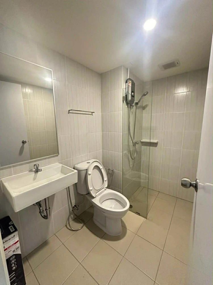 ให้เช่า Lumpini Condotown Ekachai 48 ห้องสตูดิโอ มาพร้อมเฟอร์ เครื่องใช้ไฟฟ้าครบ ราคาไม่แรง จองเลย