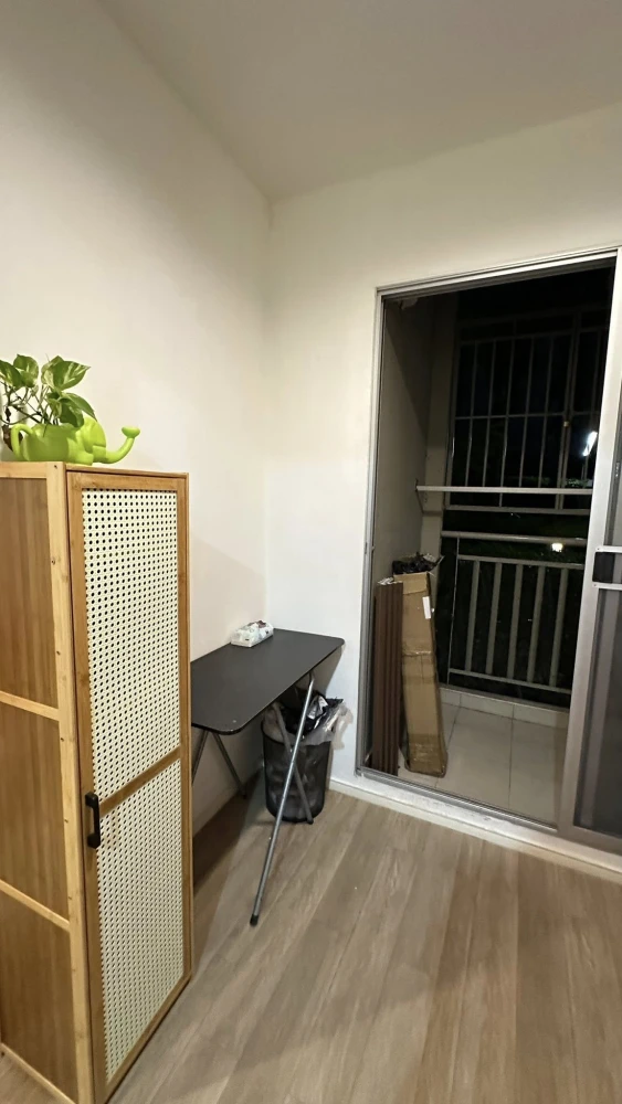 ให้เช่า Lumpini Condotown Nida-Serithai ห้องกั้น แต่งครบ พร้อมอยู่ จองเลย