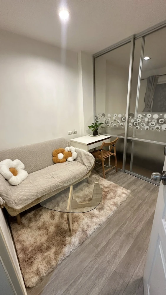 ให้เช่า Lumpini Condotown Nida-Serithai ห้องกั้น แต่งครบ พร้อมอยู่ จองเลย