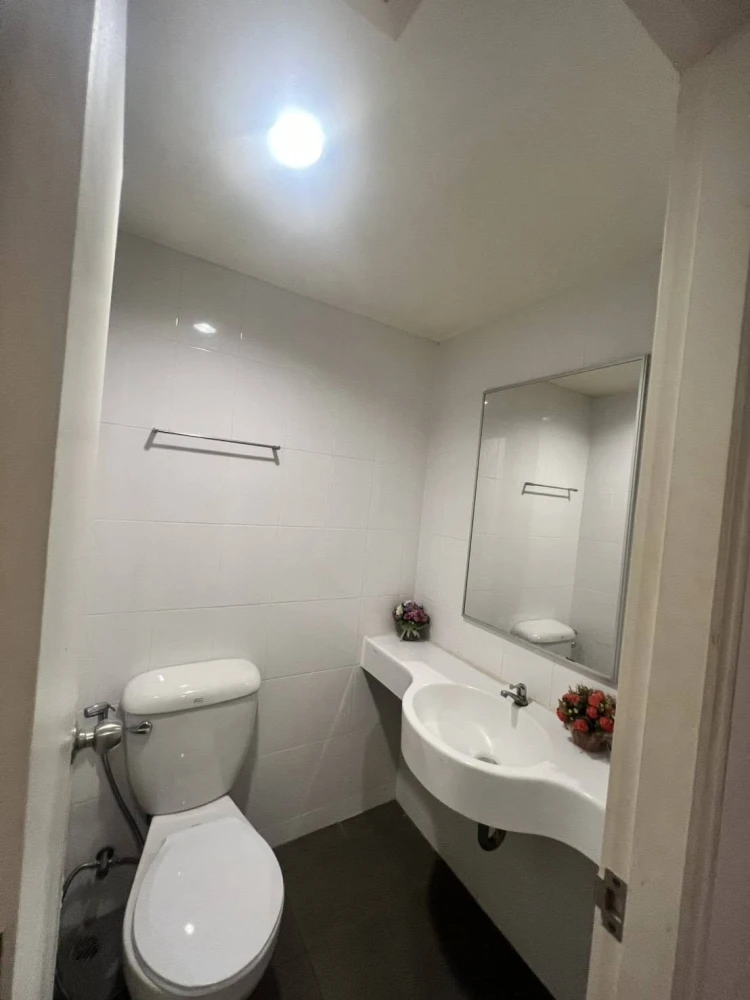 ให้เช่า Lumpini Condotown North Pattaya Sukhumvit ห้องน่าอยู่ ติดวอลเปเปอร์อย่างดี พลาดแล้วจะเสียใจ