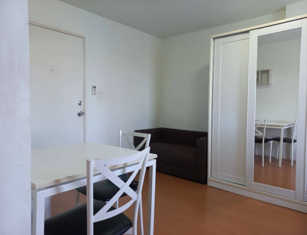 ให้เช่า Lumpini CondoTown Romklao – Suvarnabhumi ห้องพร้อมอยู่ ราคาสบายกระเป๋า หิ้วกระเป๋าใบเดียวเข้าอยู่ได้เลย