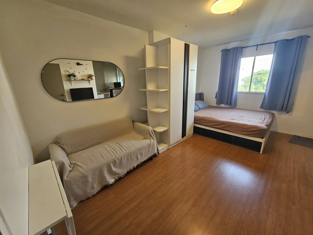 For rent: Lumpini Mixx Thepharak-Srinakarin, studio room, 5th floor (not high), fully furnished. Book now!