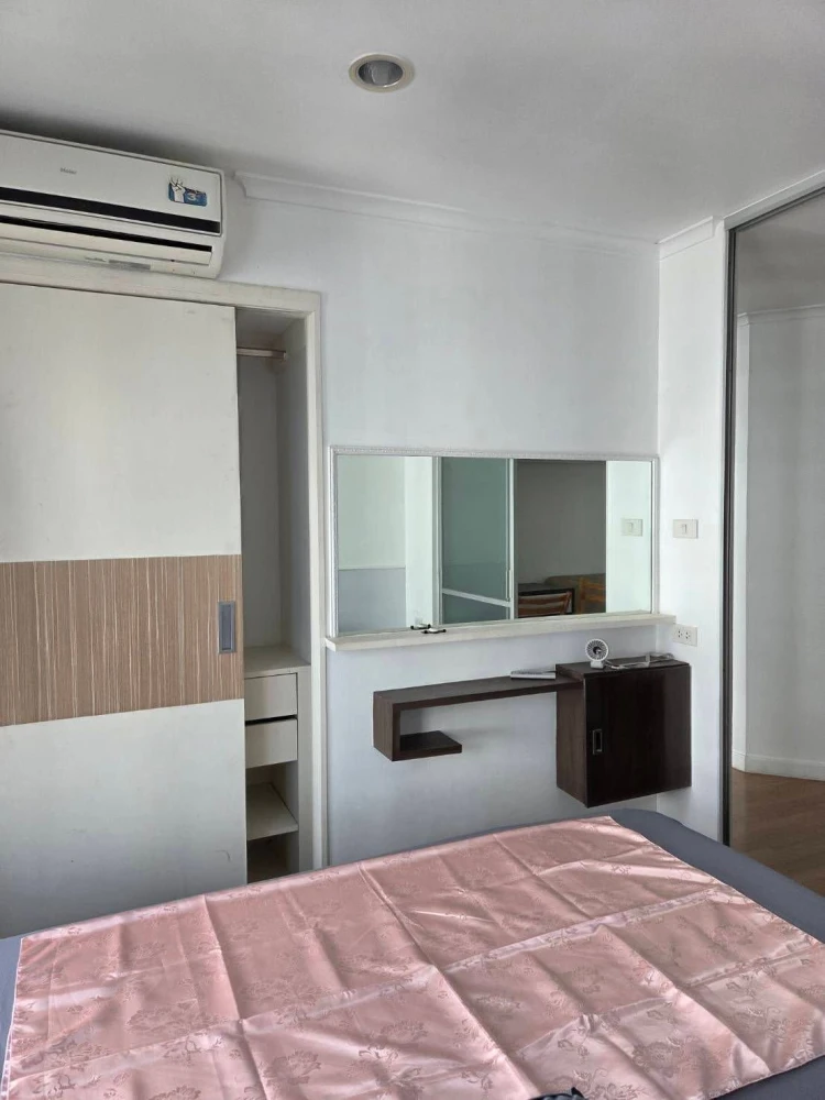 ให้เช่า Lumpini Park Pinklao 1 ห้องนอน 1 ห้องน้ำ เฟอรืนิเจอร์ครบครัน มาพร้อมเครื่องซักผ้า รีบจองเลยด่วนๆจ้า