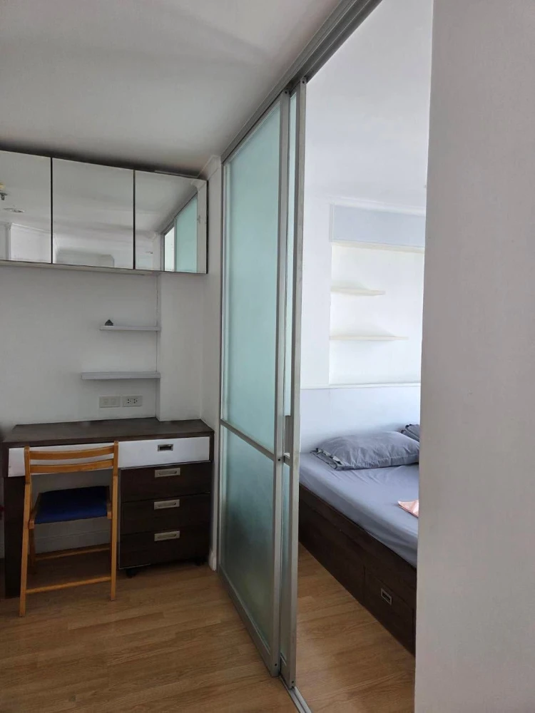 ให้เช่า Lumpini Park Pinklao 1 ห้องนอน 1 ห้องน้ำ เฟอรืนิเจอร์ครบครัน มาพร้อมเครื่องซักผ้า รีบจองเลยด่วนๆจ้า