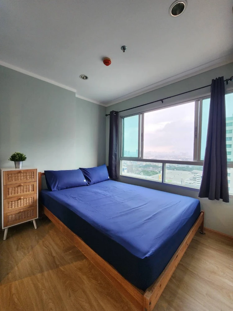 For rent: Lumpini Park Rattanathibet-Ngamwongwan. Comfortable room, affordable price, fully furnished. Book now!