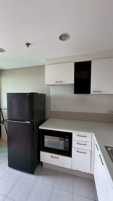 ให้เช่า Lumpini Place นราธิวาส – เจ้าพระยา ได้วิวแม่น้ำ Built -in เฟอร์นิเจอร์ครบหิ้วกระป๋าเข้ามาอยู่ได้เลย