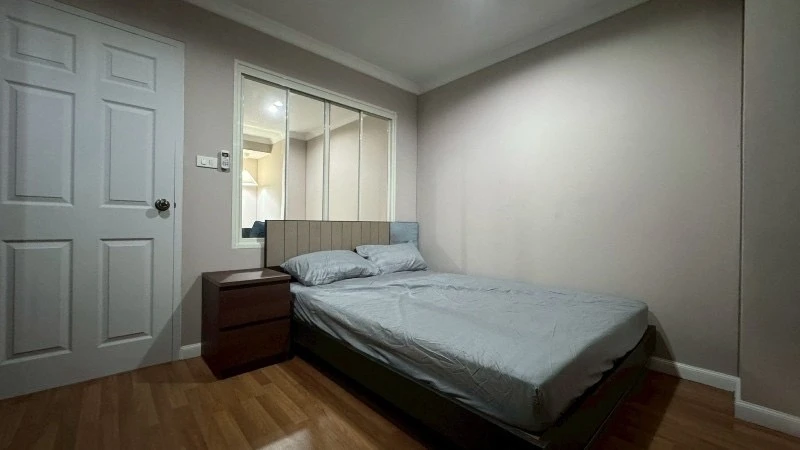 ให้เช่า Lumpini Place นราธิวาส – เจ้าพระยา ได้วิวแม่น้ำ Built -in เฟอร์นิเจอร์ครบหิ้วกระป๋าเข้ามาอยู่ได้เลย