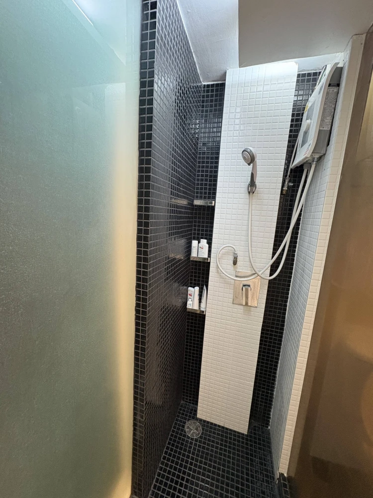 ให้เช่า Lumpini Place Rama 9–Ratchada ห้องแต่งสวยคุมโทนสุดปัง ติดวอลเปเปอร์อย่างดี สิ่งอำนวยความสะดวกครบครัน จองเลย