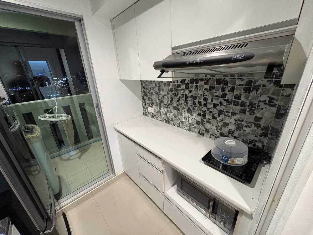 ให้เช่า Lumpini Place Rama 9–Ratchada ห้องแต่งสวยคุมโทนสุดปัง ติดวอลเปเปอร์อย่างดี สิ่งอำนวยความสะดวกครบครัน จองเลย