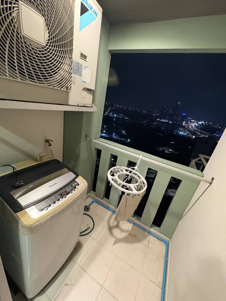 ให้เช่า Lumpini Place Rama 9–Ratchada ห้องแต่งสวยคุมโทนสุดปัง ติดวอลเปเปอร์อย่างดี สิ่งอำนวยความสะดวกครบครัน จองเลย