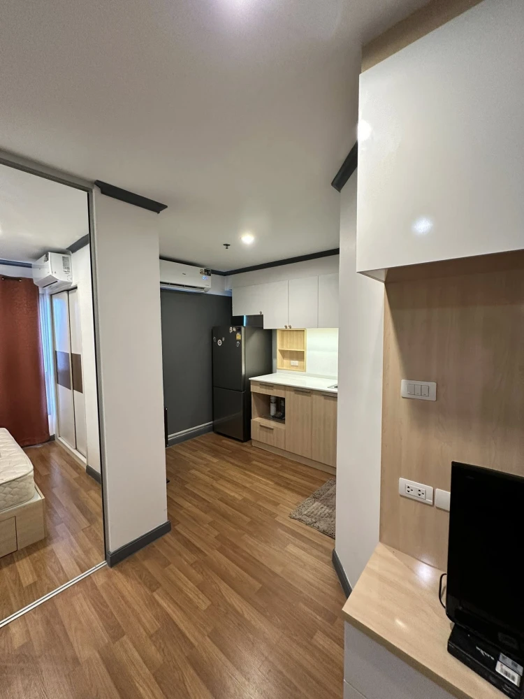 ให้เช่า Lumpini Place Ratchayothin ห้องน่าอยู่ ทำเลดี มาพร้อมเฟอร์นิเจอร์ครบครัน ห้ามพลาด