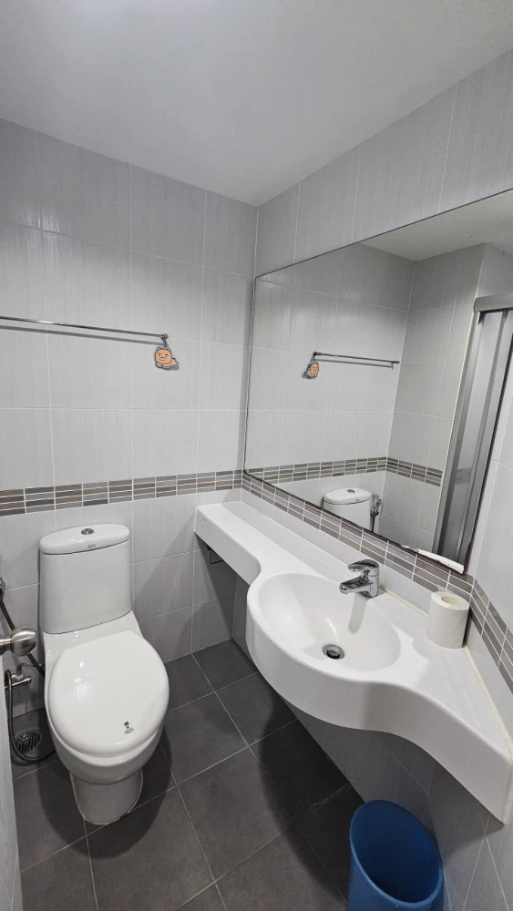 ให้เช่า Lumpini Place Srinakarin-Huamak Station ชั้น 9 แต่งครบ น่าอยู่ จองเลย