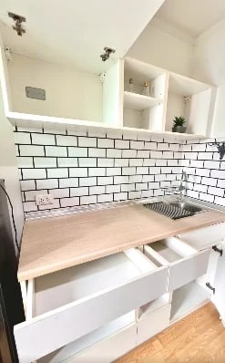 ให้เช่า Lumpini Place Srinakarin-Huamak Station 1 ห้องนอน 1 ห้องน้ำ เฟอร์นิเจอร์ครบครัน หิ้วกระเป๋าเข้าอยู่ได้เลยจ้า