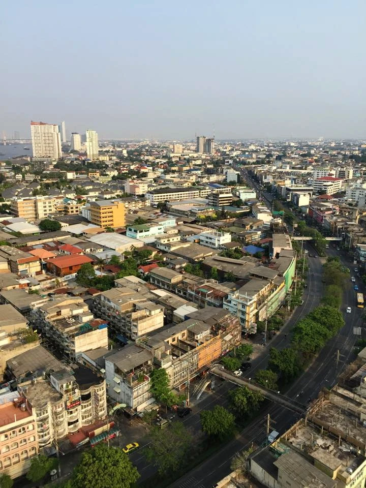 ให้เช่า Lumpini Place Suksawat - Rama 2 1 ห้องนอน 1 ห้องน้ำ มาพร้อมเฟอร์ครบครัน เห็นวิวสวยจากชั้นสูง จองเลย