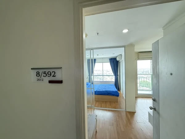 ให้เช่า Lumpini Place Suksawat - Rama 2 1 ห้องนอน 1 ห้องน้ำ มาพร้อมเฟอร์ครบครัน เห็นวิวสวยจากชั้นสูง จองเลย