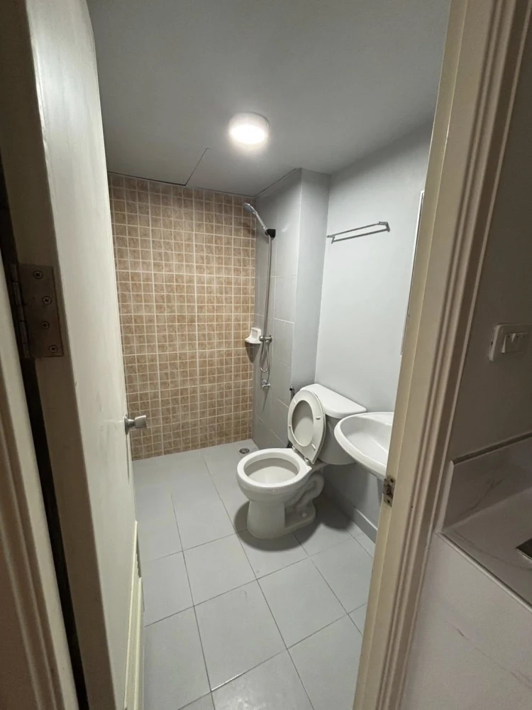 ให้เช่า Lumpini Township Rangsit - Klong 1 ห้องพร้อมอยู่ เฟอร์พร้อม ราคาสบายกระเป๋า จองเลย