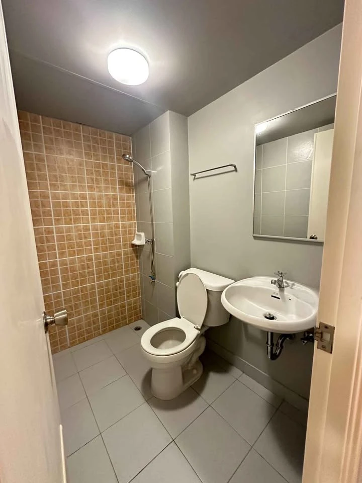 ให้เช่า Lumpini Township Rangsit Klong 1 ห้องน่าอยู่ ชั้น 8 มาพร้อมเฟอร์นิเจอร์ครบครัน หิ้วกระเป๋าเข้าอยู่ได้เลยจ้า