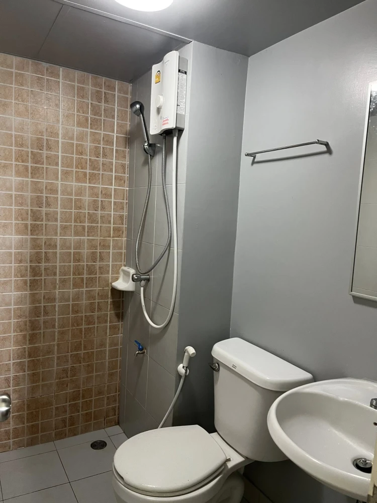 ให้เช่า Lumpini Township Rangsit Klong 1 ห้องน่าอยู่ เฟอร์พร้อม ราคาสบายกระเป๋า จองเลย