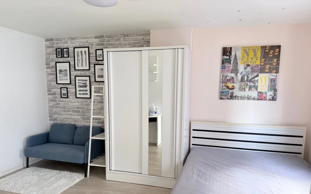 ให้เช่า Lumpini Township Rangsit Klong 1 ห้องสตูดิโอ ติดวอลเปเปอร์อย่างดี เฟอร์ครบ จองเลยจ้า