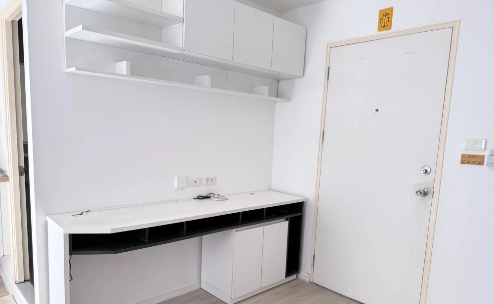 ให้เช่า Lumpini Township Rangsit Klong 1 ห้องสตูดิโอ ติดวอลเปเปอร์อย่างดี เฟอร์ครบ จองเลยจ้า